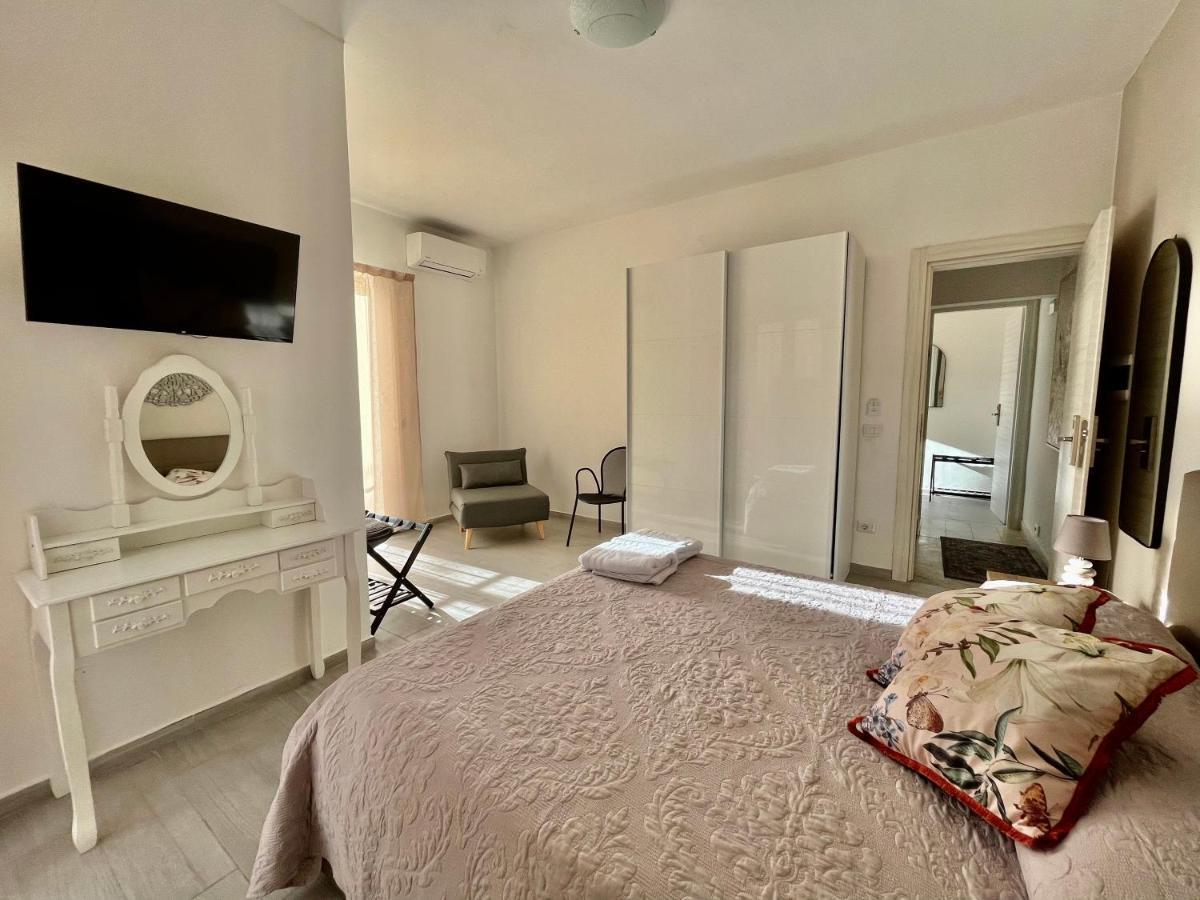 La Dependance Aparthotel Шила Екстериор снимка