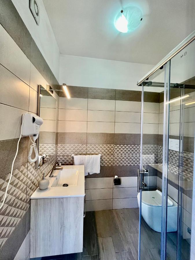 La Dependance Aparthotel Шила Екстериор снимка